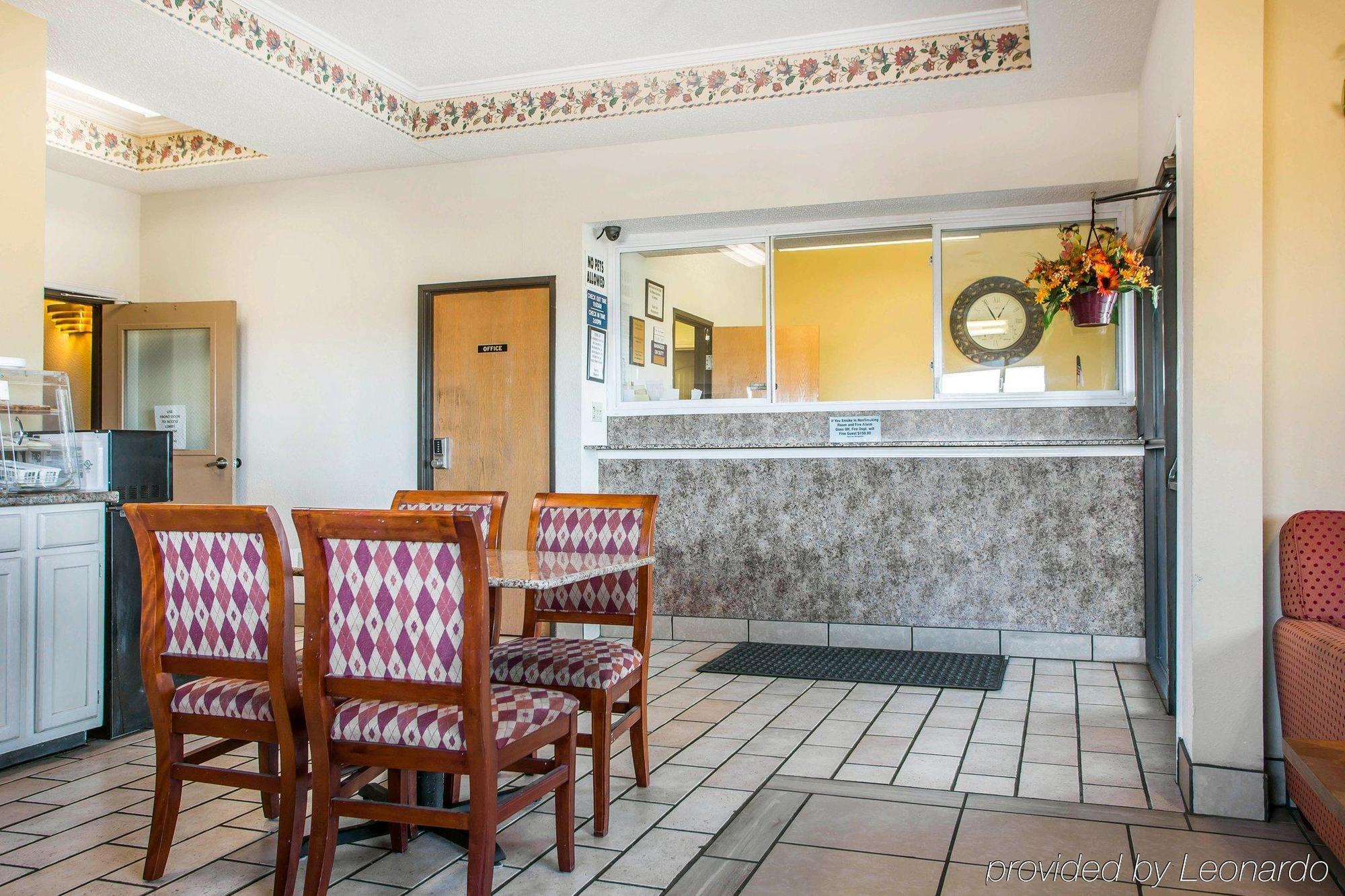 Red Lion Inn & Suites Caseyville Εξωτερικό φωτογραφία