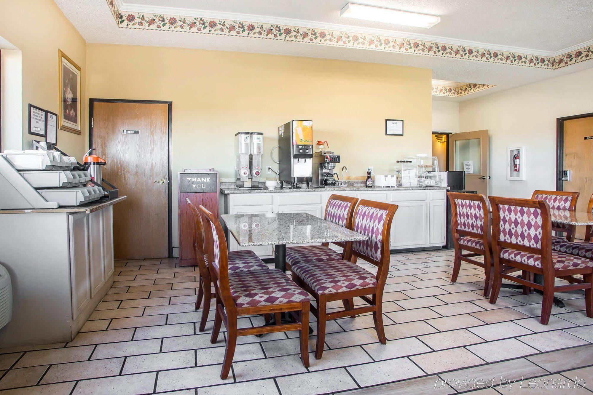 Red Lion Inn & Suites Caseyville Εξωτερικό φωτογραφία